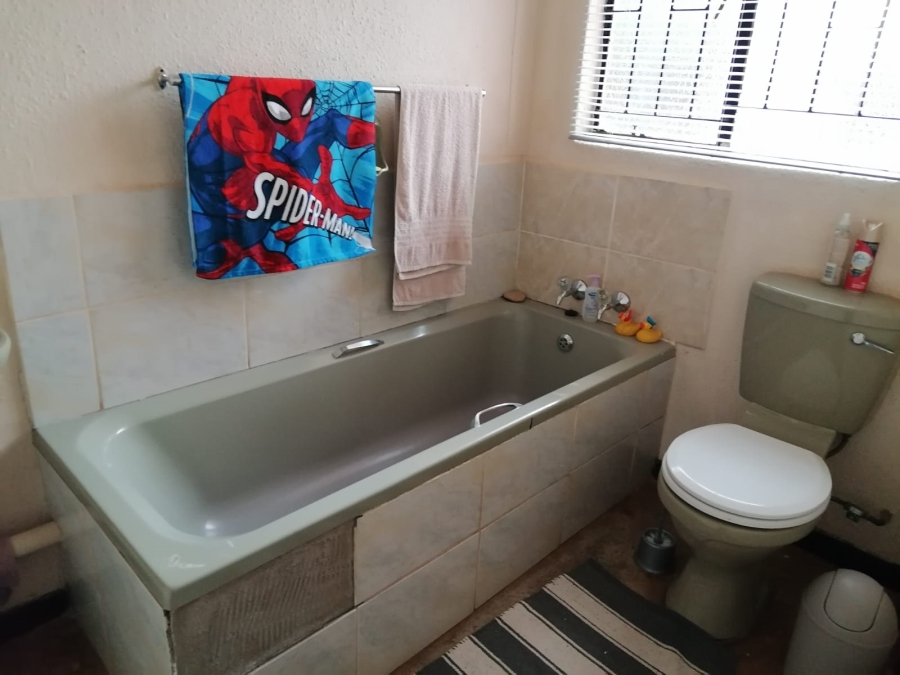 2 Bedroom Property for Sale in Tlhabane West North West